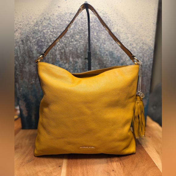 Michael Kors Handbags - NWOT Michael Kors Boho Brooklyn Large Leather Shoulder Bag Shade Marigold/Cider